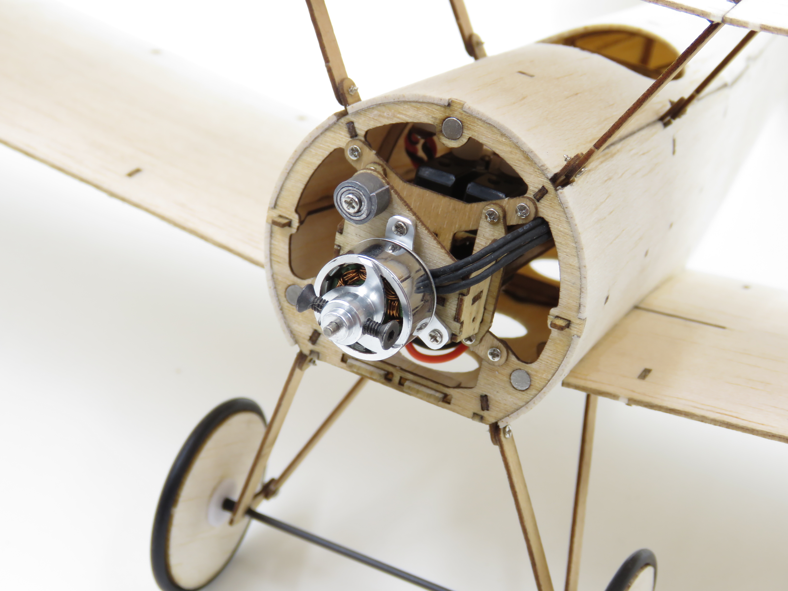 (image for) DW-HC Micro Sopwith Pup Biplane Kit w/motor-prop & prop saver